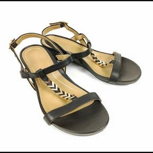 Vionic size 5 black sandals